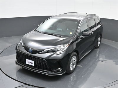2022 Toyota Sienna XSE 7 Passenger