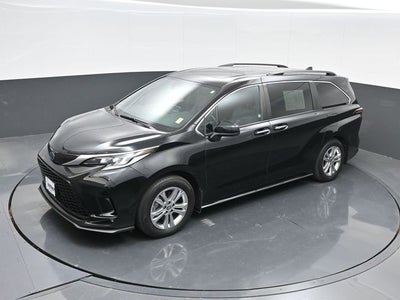 2022 Toyota Sienna XSE 7 Passenger