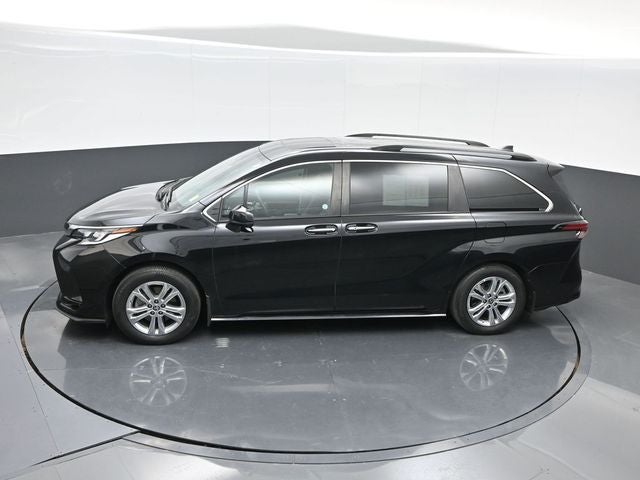 2022 Toyota Sienna XSE 7 Passenger