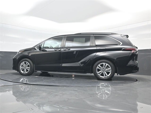 2022 Toyota Sienna XSE 7 Passenger
