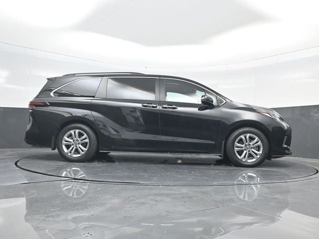 2022 Toyota Sienna XSE 7 Passenger