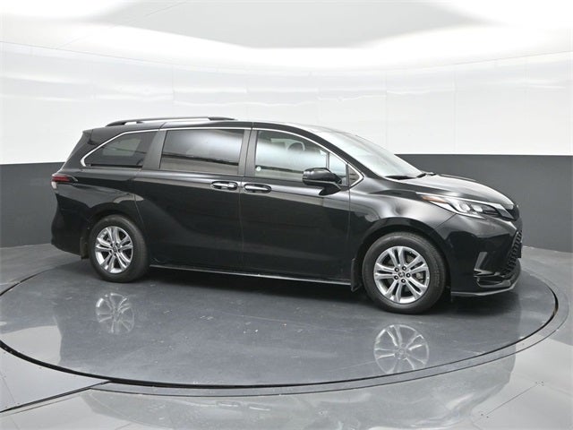 2022 Toyota Sienna XSE 7 Passenger