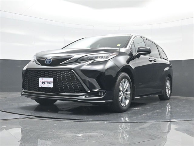 2022 Toyota Sienna XSE 7 Passenger