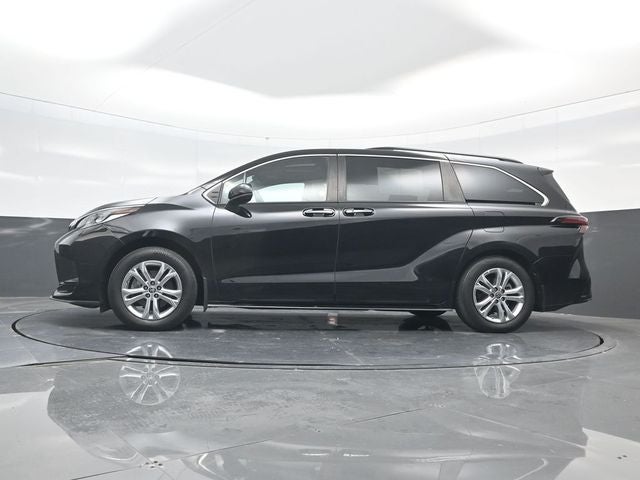 2022 Toyota Sienna XSE 7 Passenger