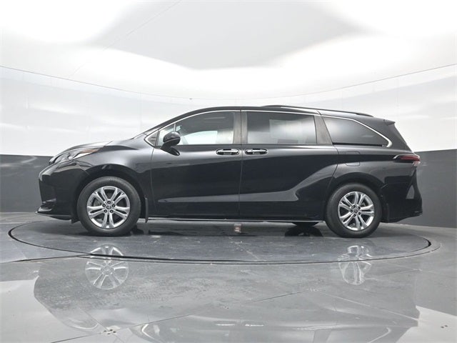2022 Toyota Sienna XSE 7 Passenger