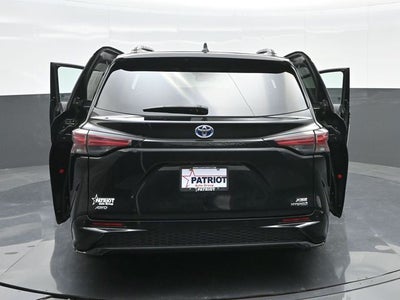 2022 Toyota Sienna XSE 7 Passenger