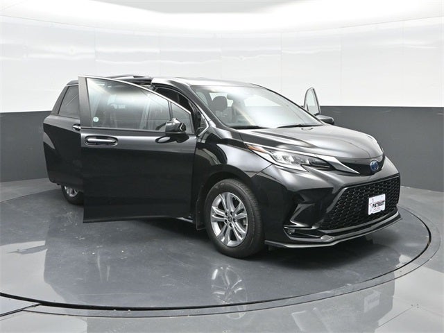 2022 Toyota Sienna XSE 7 Passenger