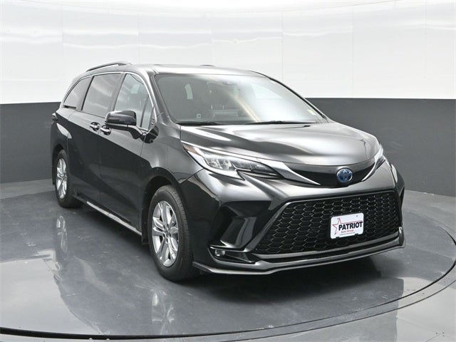 2022 Toyota Sienna XSE 7 Passenger