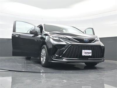 2022 Toyota Sienna XSE 7 Passenger