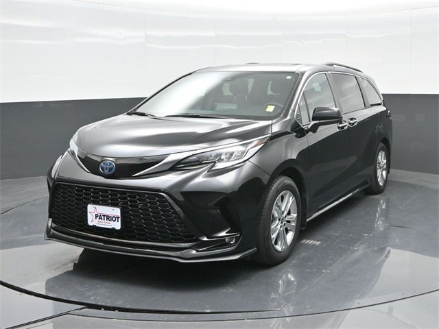 2022 Toyota Sienna XSE 7 Passenger