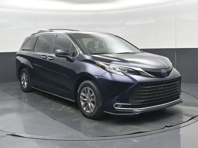 2023 Toyota Sienna XLE 8 Passenger