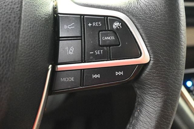 2023 Toyota Sienna XLE 8 Passenger