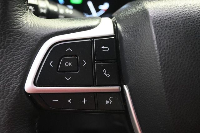 2023 Toyota Sienna XLE 8 Passenger