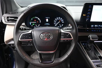 2023 Toyota Sienna XLE 8 Passenger
