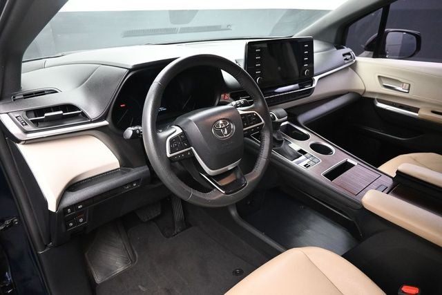 2023 Toyota Sienna XLE 8 Passenger