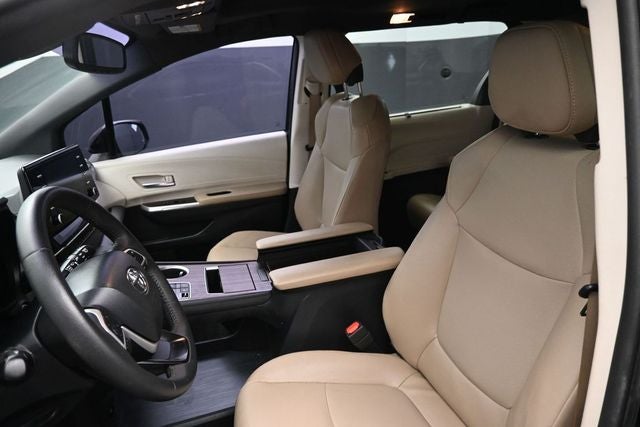 2023 Toyota Sienna XLE 8 Passenger