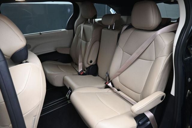 2023 Toyota Sienna XLE 8 Passenger