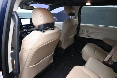 2023 Toyota Sienna XLE 8 Passenger