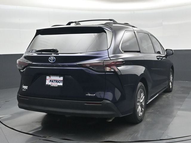 2023 Toyota Sienna XLE 8 Passenger