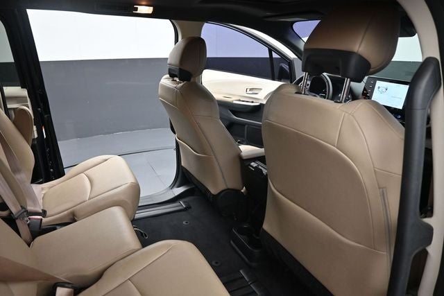 2023 Toyota Sienna XLE 8 Passenger