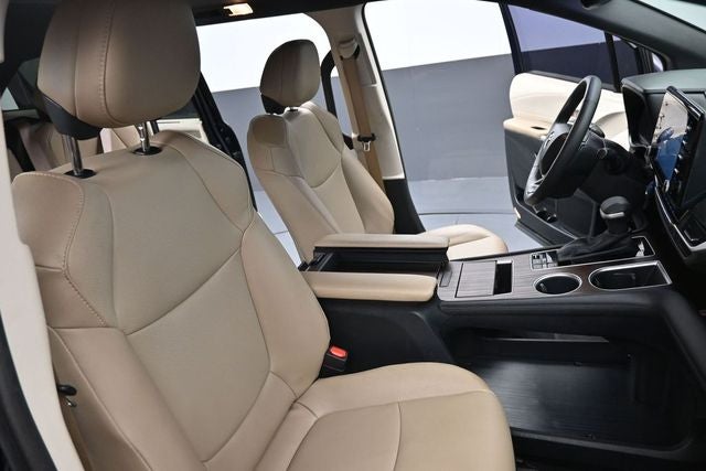 2023 Toyota Sienna XLE 8 Passenger