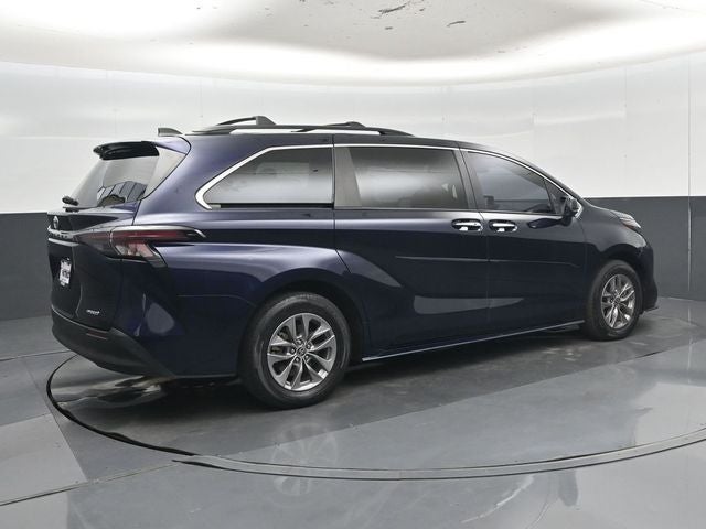 2023 Toyota Sienna XLE 8 Passenger