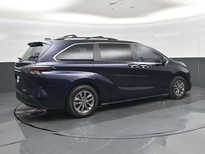 2023 Toyota Sienna XLE 8 Passenger