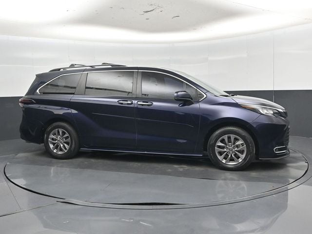 2023 Toyota Sienna XLE 8 Passenger