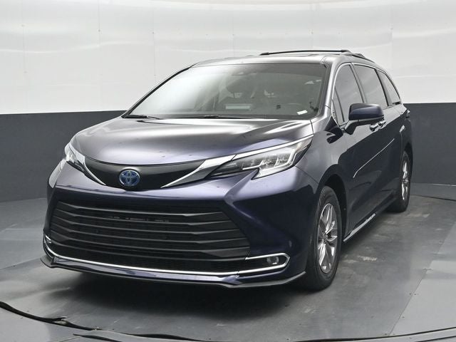 2023 Toyota Sienna XLE 8 Passenger