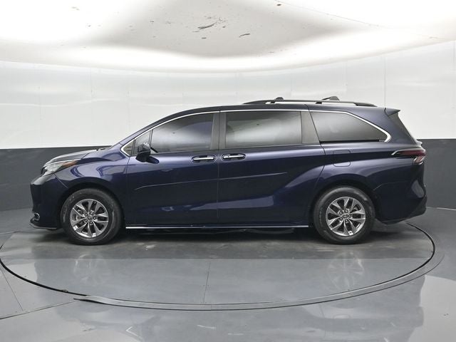 2023 Toyota Sienna XLE 8 Passenger
