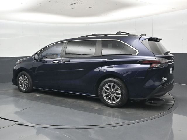2023 Toyota Sienna XLE 8 Passenger