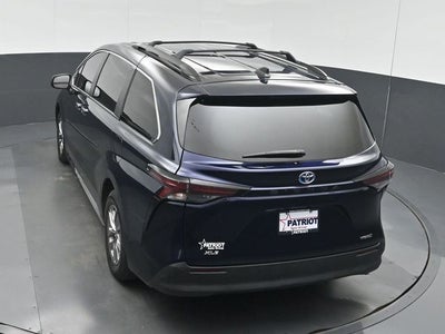 2023 Toyota Sienna XLE 8 Passenger