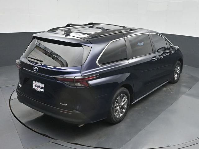 2023 Toyota Sienna XLE 8 Passenger