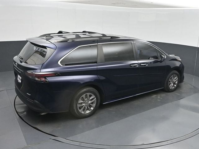 2023 Toyota Sienna XLE 8 Passenger