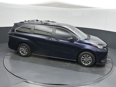 2023 Toyota Sienna XLE 8 Passenger