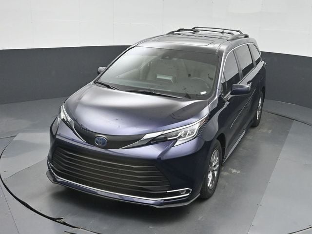 2023 Toyota Sienna XLE 8 Passenger