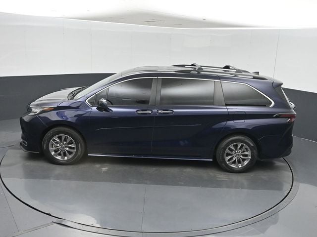 2023 Toyota Sienna XLE 8 Passenger