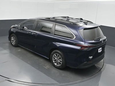2023 Toyota Sienna XLE 8 Passenger