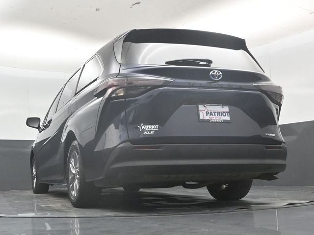 2023 Toyota Sienna XLE 8 Passenger