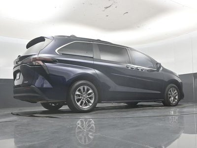 2023 Toyota Sienna XLE 8 Passenger