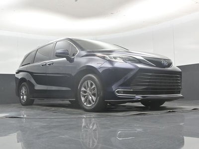 2023 Toyota Sienna XLE 8 Passenger