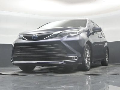 2023 Toyota Sienna XLE 8 Passenger