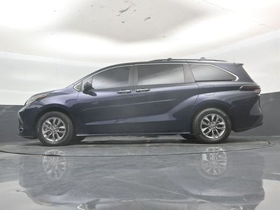 2023 Toyota Sienna XLE 8 Passenger