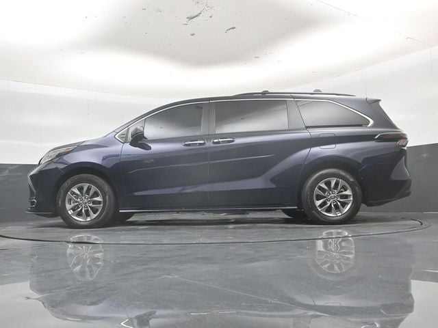 2023 Toyota Sienna XLE 8 Passenger
