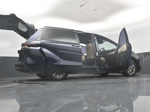 2023 Toyota Sienna XLE 8 Passenger