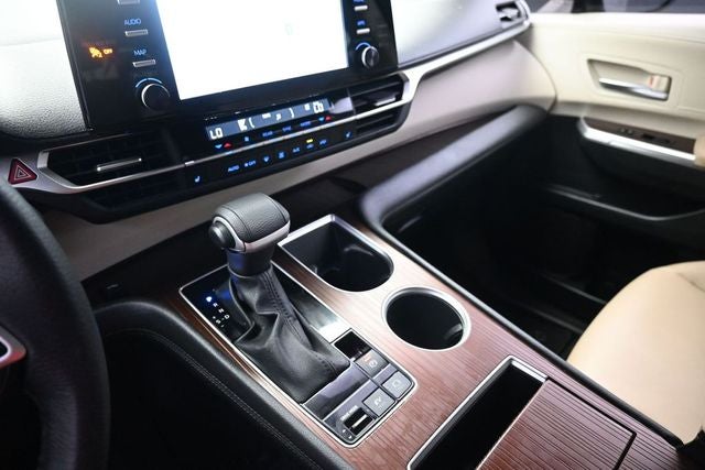 2023 Toyota Sienna XLE 8 Passenger