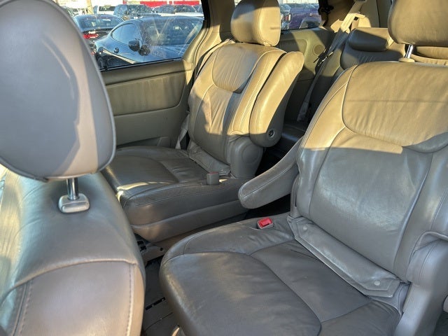2006 Toyota Sienna Base