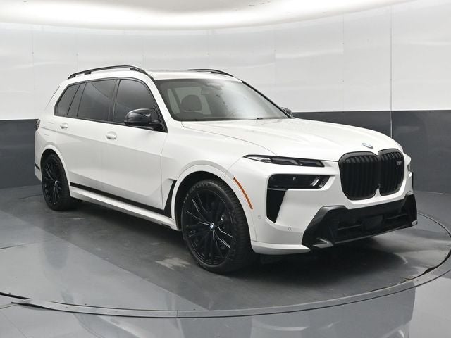 2023 BMW X7 M60i
