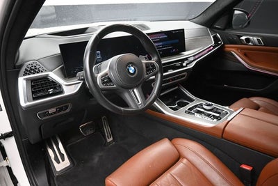 2023 BMW X7 M60i