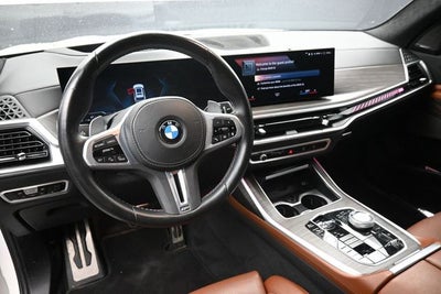 2023 BMW X7 M60i
